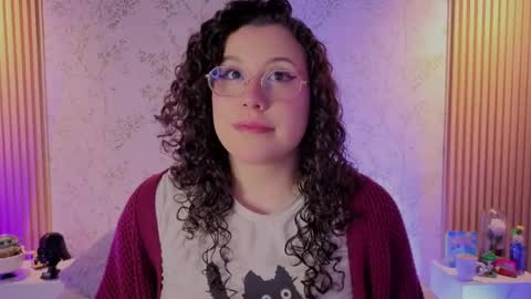 Snapshot of charlote__miller chatting on 05-17-26, 12:23 You honey online show from 05-17-26, 12:23