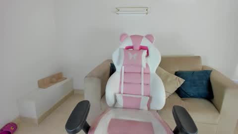    online show from 09-23-25, 04:43