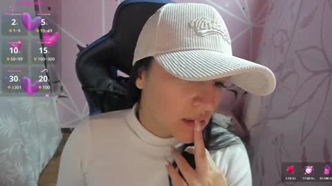 charlott_daphne online show from 12-21-24, 11:45