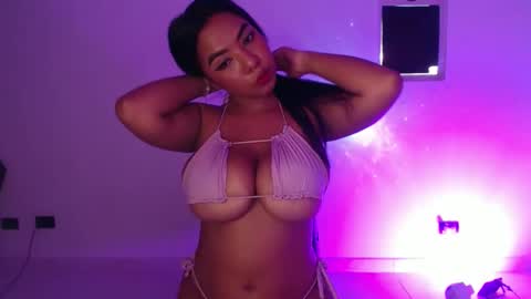 Snapshot of charlott_hotx chatting on 10-22-25, 10:20 charlott online show from 10-22-25, 10:20
