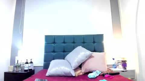 Charlott online show from 12-15-25, 04:11