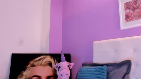 Char 3 online show from 04-11-26, 04:00