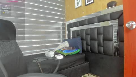 Snapshot of charlotte__g chatting on 01-21-25, 11:46 charlotte online show from 01-21-25, 11:46