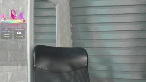 Snapshot of charlotte__g chatting on 03-09-25, 05:11 charlotte online show from 03-09-25, 05:11