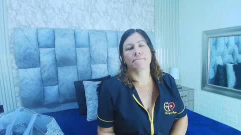 Snapshot of charlotte__g chatting on 09-18-25, 11:23 charlotte online show from 09-18-25, 11:23