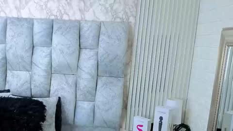 Snapshot of charlotte__g chatting on 10-06-25, 11:18 charlotte online show from 10-06-25, 11:18