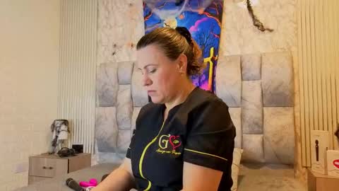 Snapshot of charlotte__g chatting on 10-16-25, 11:11 charlotte online show from 10-16-25, 11:11