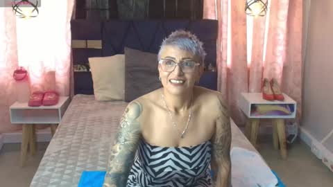 CHARLOTTE GRAY online show from 12-04-25, 07:55