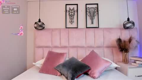 Snapshot of charlotte__hall_ chatting on 12-15-25, 03:22 Daniela online show from 12-15-25, 03:22