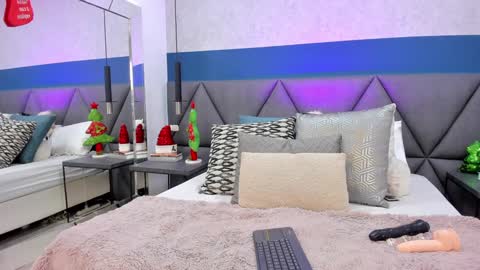 Charlotte online show from 12-22-24, 02:27