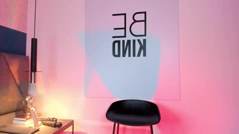 Charlotte online show from 02-09-25, 01:46