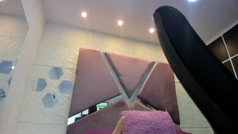 Charlotte Icee online show from 12-28-24, 04:09