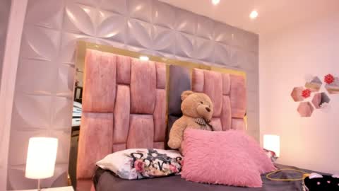 Charlotte Icee online show from 04-18-26, 02:21