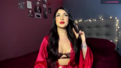 Snapshot of charlotte_jamees chatting on 01-09-26, 02:36 Charlotte james online show from 01-09-26, 02:36