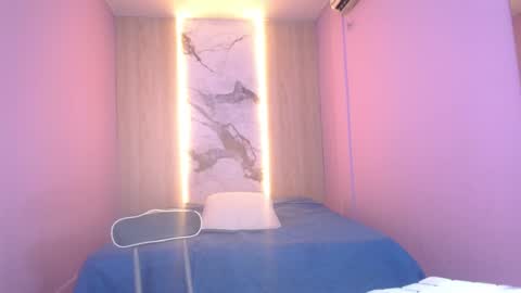 CHARLOTTE online show from 01-21-25, 02:48