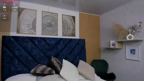 Snapshot of charlotte_mayers chatting on 05-12-26, 11:29 Charlotte Mayers online show from 05-12-26, 11:29