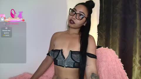 Snapshot of charlotte_princess_1 chatting on 03-18-26, 09:01 charlotte_princess_1 online show from 03-18-26, 09:01