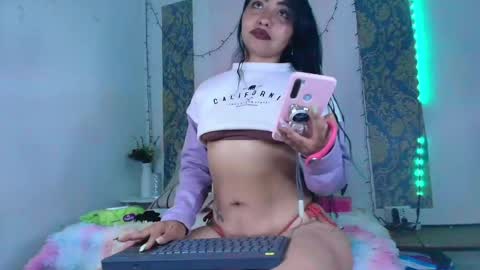 Snapshot of charlotte_princess_1 chatting on 04-10-26, 06:40 charlotte_princess_1 online show from 04-10-26, 06:40