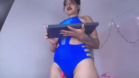 Snapshot of charlotte_princess_1 chatting on 05-05-26, 04:31 charlotte_princess_1 online show from 05-05-26, 04:31