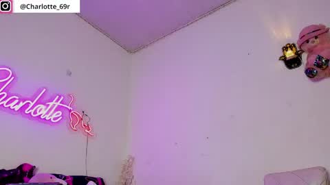 Snapshot of charlotte_r69 chatting on 05-28-26, 08:33 Charlotte online show from 05-28-26, 08:33