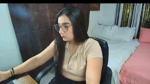 Snapshot of charlotte_richardson chatting on 12-04-25, 02:21 charlotte_richardson online show from 12-04-25, 02:21