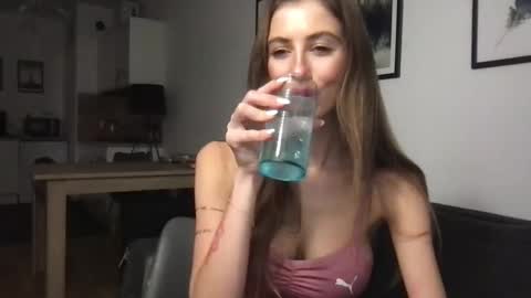 Charlotte Roche online show from 01-28-25, 03:04