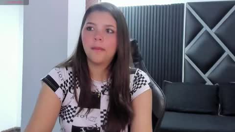 charlottee_starr online show from 11-17-25, 09:09