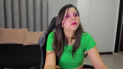 charlottee_starr online show from 12-02-25, 08:04