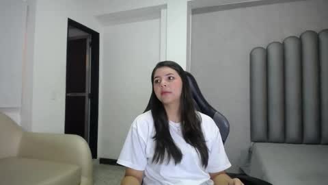 charlottee_starr online show from 12-15-25, 08:57