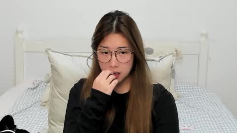 Snapshot of charlottelin chatting on 01-14-26, 01:55 Charlotte online show from 01-14-26, 01:55