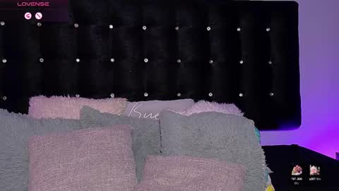 Snapshot of charlotterussel chatting on 12-28-24, 11:48 charlotterussel online show from 12-28-24, 11:48