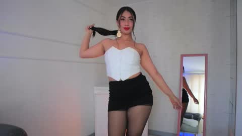 Lauren Rus online show from 11-27-25, 12:51