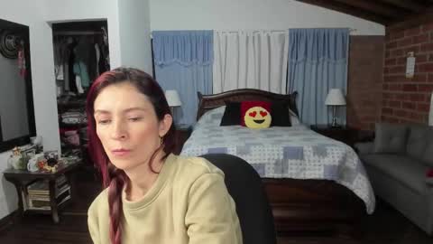 Snapshot of charlottewillson chatting on 11-14-25, 04:00 Charlotte online show from 11-14-25, 04:00