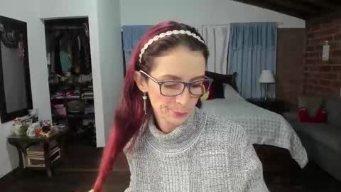 Snapshot of charlottewillson chatting on 11-16-25, 11:32 Charlotte online show from 11-16-25, 11:32