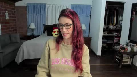 Snapshot of charlottewillson chatting on 11-26-25, 01:06 Charlotte online show from 11-26-25, 01:06