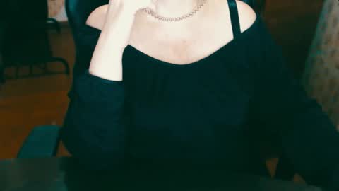 Snapshot of charlottextasty chatting on 12-13-24, 01:22 CharlotteXTasty online show from 12-13-24, 01:22