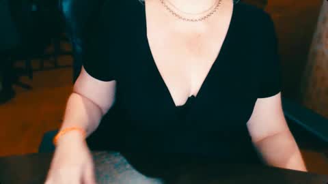 Snapshot of charlottextasty chatting on 01-24-25, 01:14 CharlotteXTasty online show from 01-24-25, 01:14