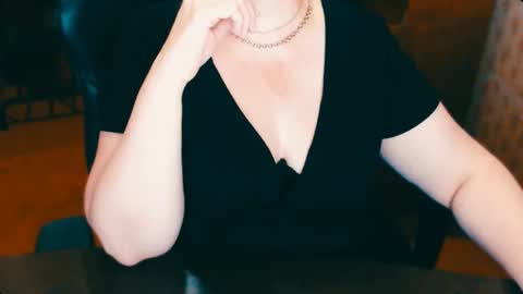 Snapshot of charlottextasty chatting on 02-06-25, 06:35 CharlotteXTasty online show from 02-06-25, 06:35