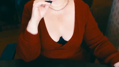 Snapshot of charlottextasty chatting on 02-07-25, 10:19 CharlotteXTasty online show from 02-07-25, 10:19