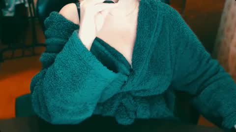 Snapshot of charlottextasty chatting on 02-27-25, 04:32 CharlotteXTasty online show from 02-27-25, 04:32