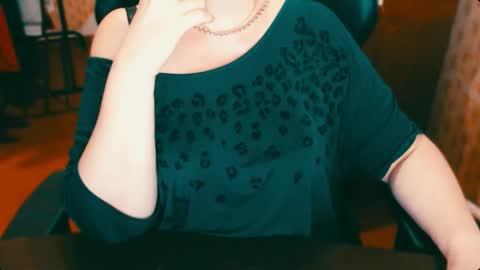 Snapshot of charlottextasty chatting on 03-04-25, 05:24 CharlotteXTasty online show from 03-04-25, 05:24