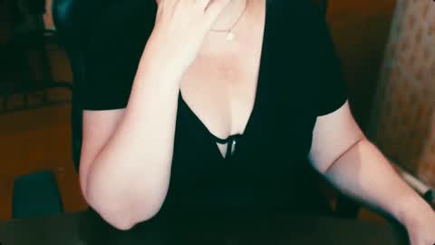 Snapshot of charlottextasty chatting on 09-15-25, 01:11 CharlotteXTasty online show from 09-15-25, 01:11