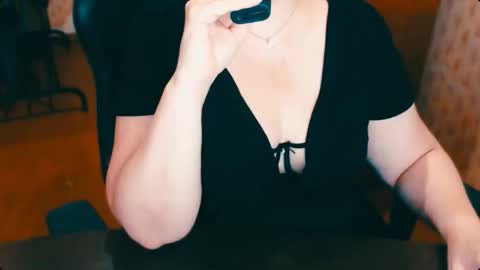 Snapshot of charlottextasty chatting on 09-29-25, 11:37 CharlotteXTasty online show from 09-29-25, 11:37