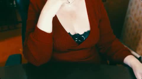Snapshot of charlottextasty chatting on 10-17-25, 12:08 CharlotteXTasty online show from 10-17-25, 12:08