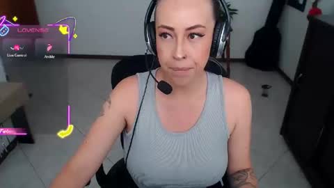 Snapshot of charlottezoe1 chatting on 10-23-25, 07:01 charlottezoe online show from 10-23-25, 07:01