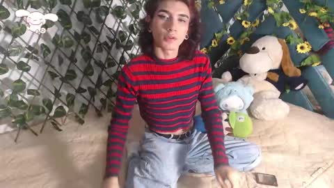 Snapshot of charly_evans60 chatting on 03-11-25, 11:37 charly_evans60 online show from 03-11-25, 11:37