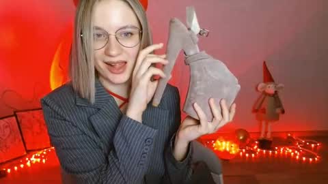 Michelle  online show from 01-11-25, 01:59