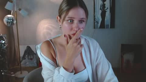 Michelle  online show from 06-10-26, 07:29