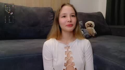 Snapshot of charming_evaa chatting on 04-21-26, 05:25 Eva online show from 04-21-26, 05:25