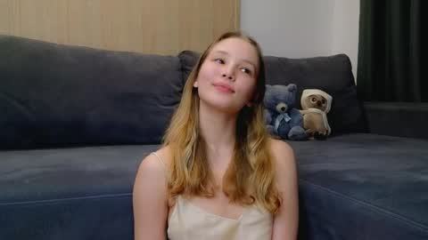 Snapshot of charming_evaa chatting on 04-28-26, 02:44 Eva online show from 04-28-26, 02:44
